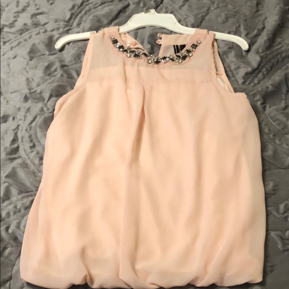Sleeveless blouse